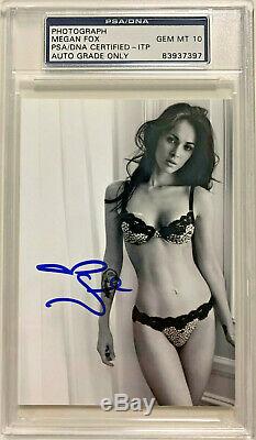 Megan Fox Sexy Autographed 3.5 x 5 Photo Signed PSA/DNA Slabbed Graded 10