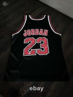 Michael Jordan Chicago Bulls Autographed Signed Jersey MONSTROUS AUTO PSA/DNA