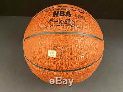 PSA/DNA CERTIFIED Kobe Bryant AUTOGRAPHED Basketball Los Angeles Lakers AUTO