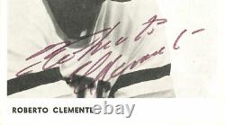 Roberto Clemente Autographed 4x6 Photo Pirates Auto Grade 7 PSA/DNA AC01446