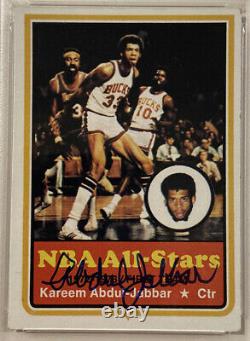 1973-74 Topps Kareem Abdul-jabbar Signé Carte De Basketball Psa/adn Auto Grade 9