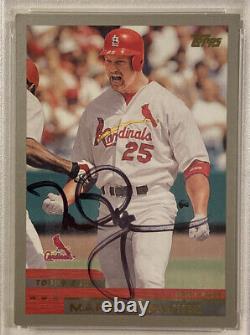 2000 Topps Mark Mcgwire Signé Carte De Baseball Autographiée #1 Cardinals Psa/adn