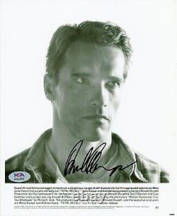 Arnold Schwarzenegger a signé une photo promotionnelle autographiée de Total Recall avec PSA DNA
