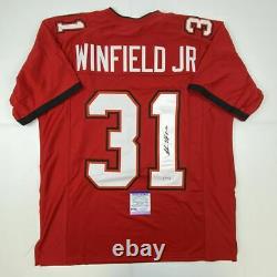 Autographié/signé Antione Winfield Jr Tampa Bay Red Football Jersey Psa/dna Coa