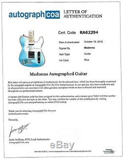 Guitare Autographiée Par Madonna Avec Exact Proof Psa Dna Authentic Stunning