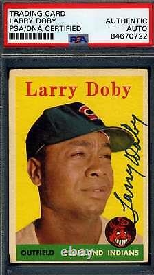 Larry Doby Psa Adn Signé 1958 Topps Autographe
