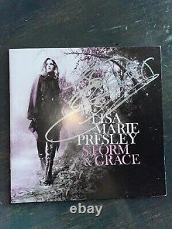 Lisa Marie Presley Autographiée Signée Storm & Grace CD Livret Psa Adn Coa Elvis