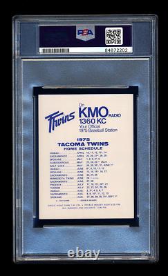 Tom Kelly a signé en 1975 les cartes des Tacoma Twins, ligue mineure, autographiées PSA/DNA Gem Mint 10.